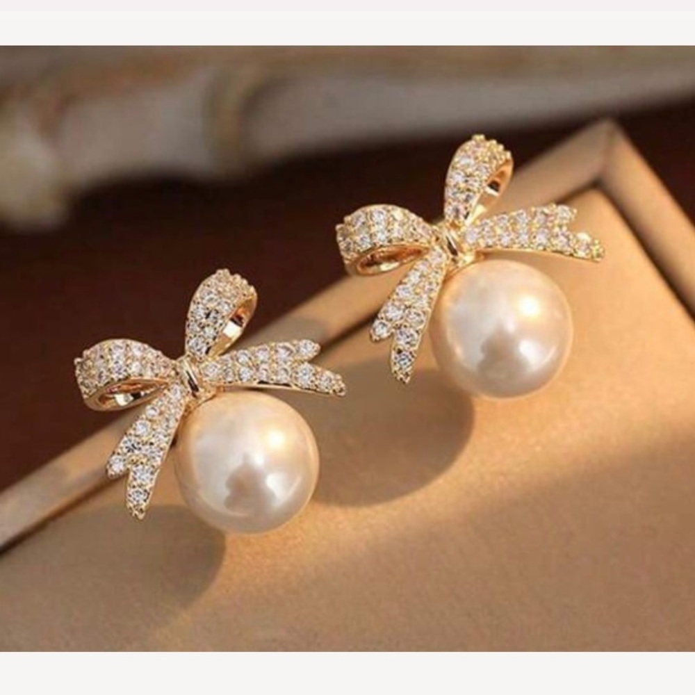 SALE!! Sparkle Crystal Bow Pearl Stud Earrings